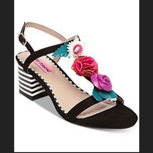 EUC Betsey Johnson Sandals
